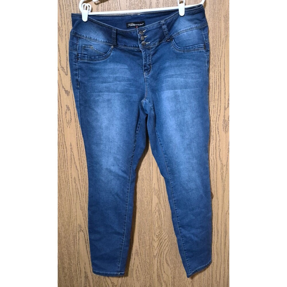 Royalty WannaBettaButt Women's Mid Blue Skinny Jeans Zip Pockets Size 16W